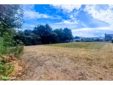 terrain 1242 m² argol