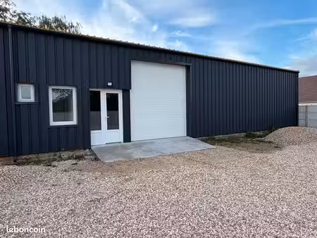 entrepôt 230 m² à louer