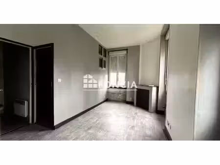 appartement t1 de 26 32 m² à rénover dans petite copropriété