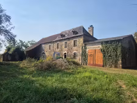 maison typique béarnaise à rénover avec dépendances