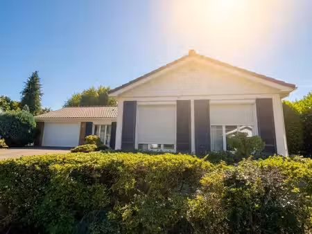 maison familiale spacieuse et idéalement située - domaine de la bataille