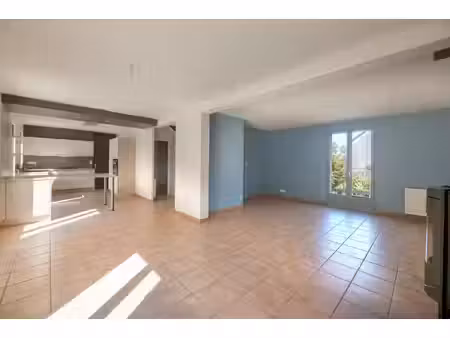 saint sulpice la foret - maison de 125m² habitables  140m² au sol  749m² de parcelle  7 pi