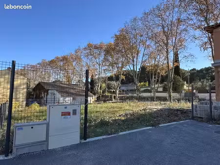 terrain 617 m² aigues-vives
