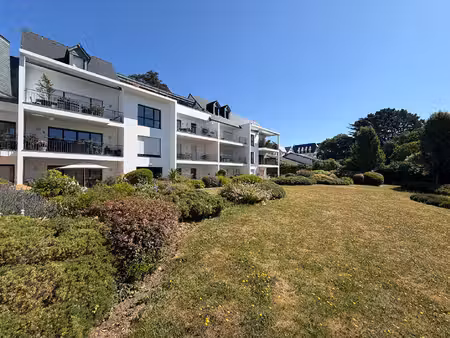 emplacement exceptionnel - a vendre à benodet - appartement t3 avec garage  à 100 m de la 