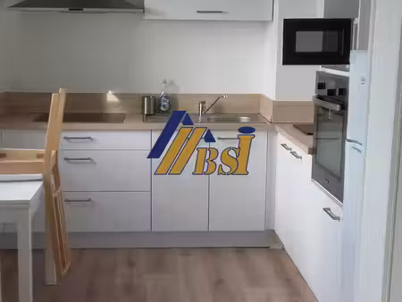 brest à louer t1 avec terrasse - ascenseur - place privée