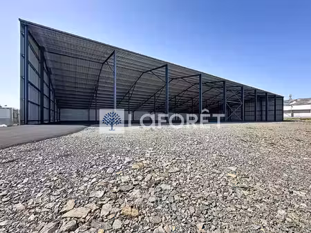 entrepôt / local industriel saint-varent 24000 m2