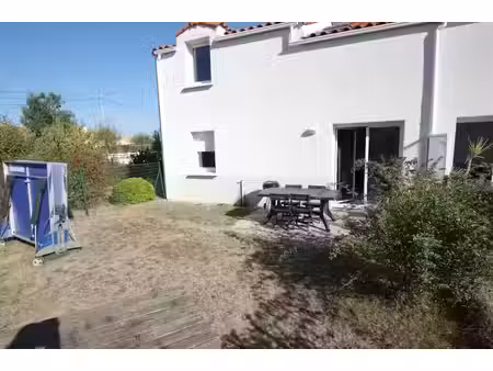 location maison 5 pièces 83.2 m² à les sables-d'olonne (85100)  880 €