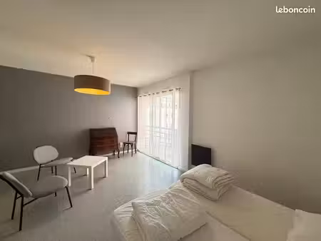 studio 1 pièce 29 m²