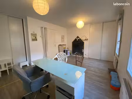 bureau à louer dans cabinet pluri à compans caffarelli