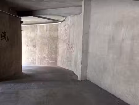 grand garage fermé 25m2 quartier chalets toulouse centre