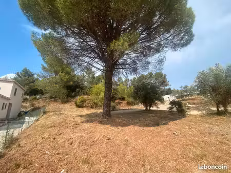 terrain viabilisé 1270m2