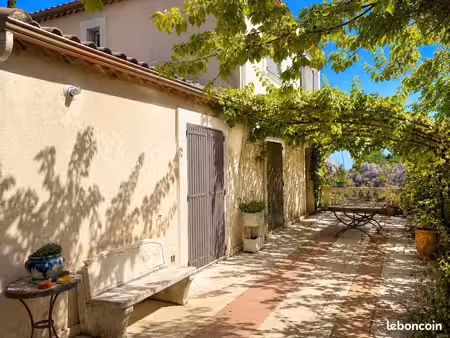 villa 6 pièces 121 m²