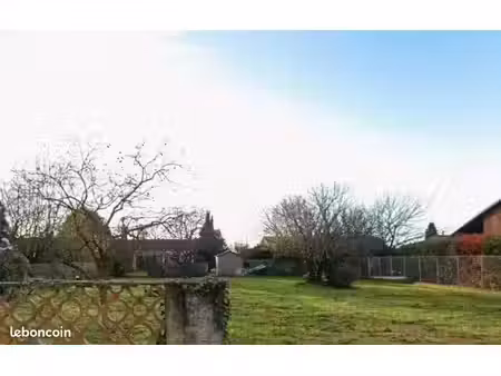 terrain 760 m² saint hilaire