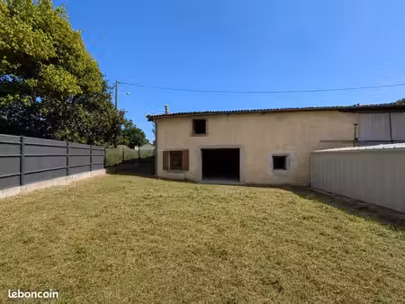 garage/box 135 m² parempuyre