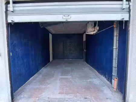 grand garage / box de stockage 21m2