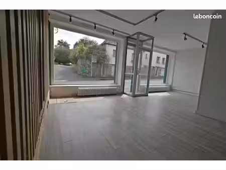 location local commercial