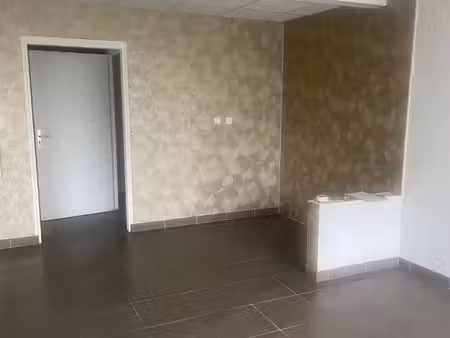local commercial 47 m² pleyben