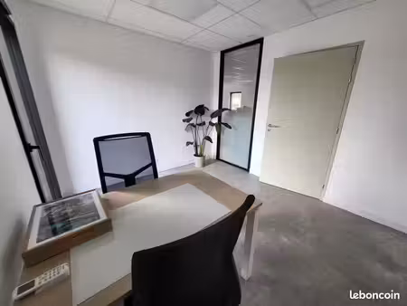 bureau privatif à louer – espace de coworking zone d'activité – saint-martin-des-champs