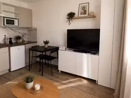 studio cosy indépendant à frontignan – jardin & parking