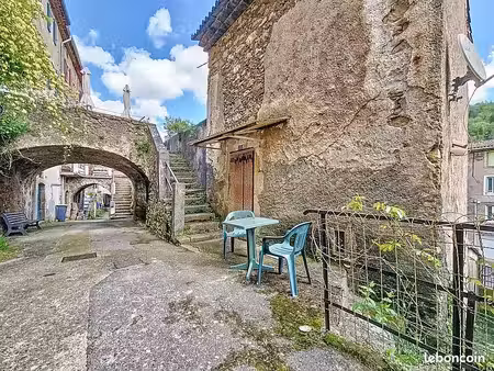maison de village 2 pièces – 33 m² – saint-étienne-estréchoux – 35 000