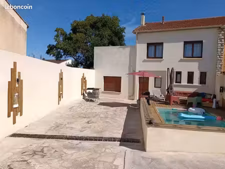 villa t5 avec piscine  terrasse et t2 indépendant