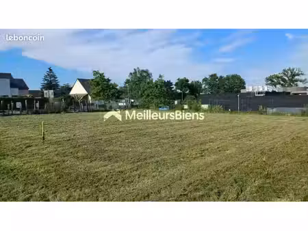 terrain 640 m² maxent