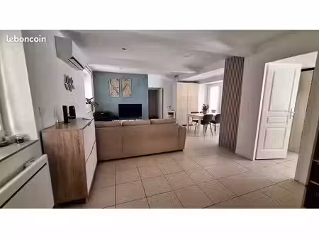 appartement t2 rénové avec cour privative de 18 m² – clermont-l'hérault