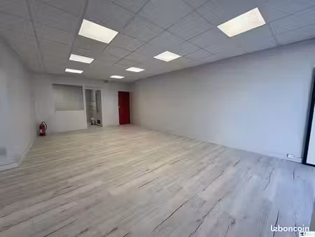 local 46 m² cazeres