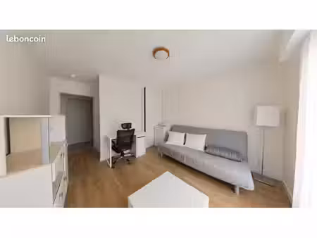 studio 1 pièce 19 m²