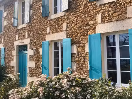 propriété en pierre 180 m2 avec dépendances