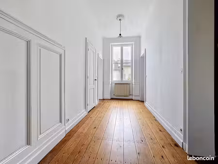 appartement 7 pièces 220 m²