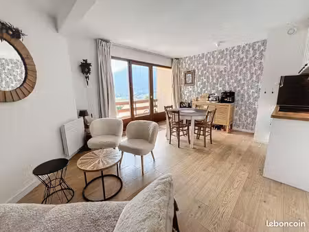 appartement de charme entièrement rénové  vue montagnes  grand balcon