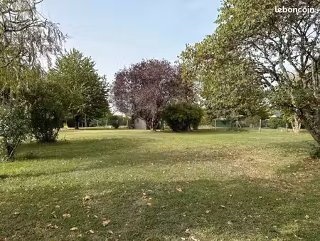 terrain 400 m² druye