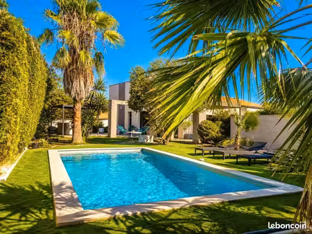 villa contemporaine 150 m²  piscine  spa  4 chambres  sérignan