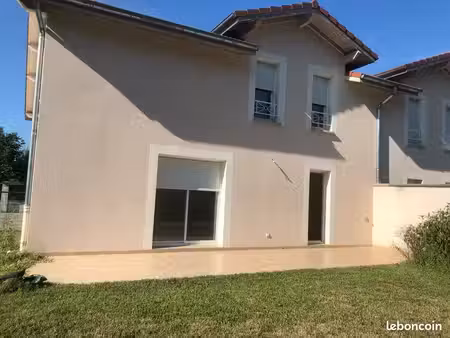 ? maison 4 chambres avec jardin de 279m2