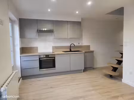 t3 duplex plein centre au calme