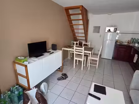 duplex t2 bis au calme meublé et rénové