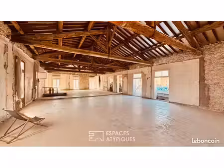 loft/atelier/surface 2 pièces 580 m²