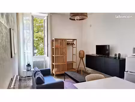 studio 1 pièce 19 m²
