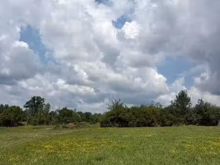 terrain constructible viabilisé 1 000 m² — proche arinthod