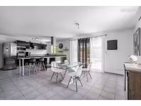 maison 5 pièces 109 m²