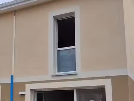 villa neuve 2 chambres – avec jardin  climatisation et parking – environ 73 m² :