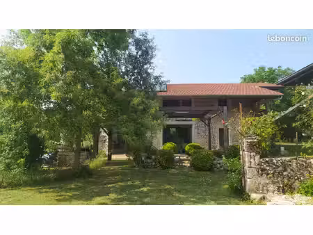 grande maison sans voisin proche