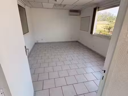 loue 2 bureaux environ 43m2