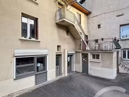 local commercial 102 m²