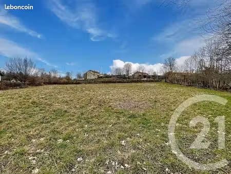 terrain 4 180 m² lapte