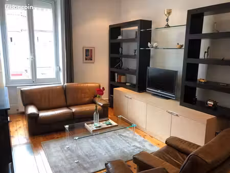 très bel appartement meublé en location à la tour du pin