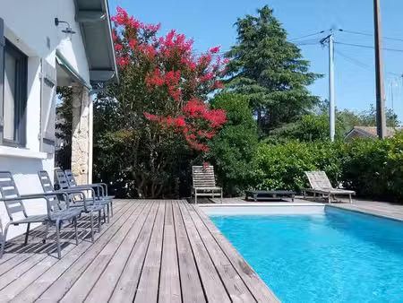 maison de centre ville avec jardin et piscine