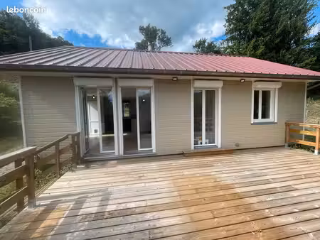 maison à louer au bord d’un étang