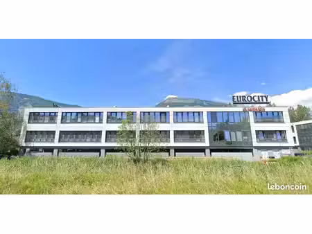 bureau indépendant 86 m² – disponible immédiatement